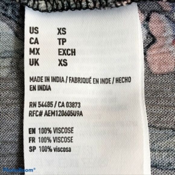 American Eagle Floral Deep V-Neck Top - Picture 5 of 6